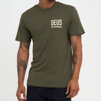 DEUS - Inline Tee in Clover