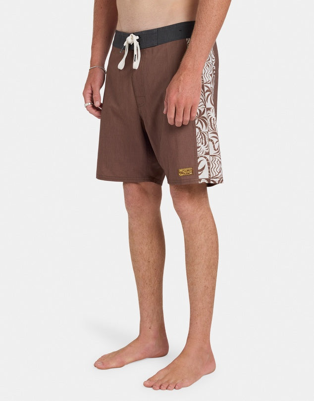 RVCA -  Exotica Trunk 17" in Earth