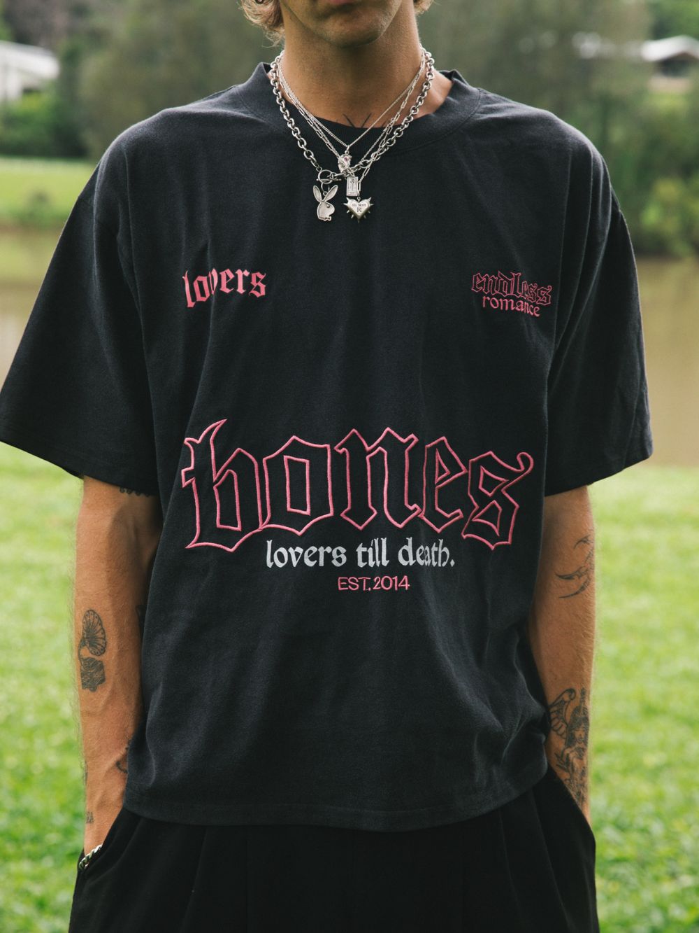 Billy Bones Club - The Endless Tee in Vintage Black/Pink