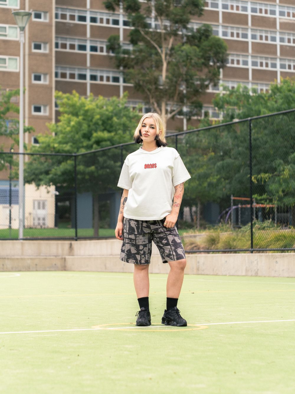 Billy Bones Club - Squealer Inverse Tee in Vintage White