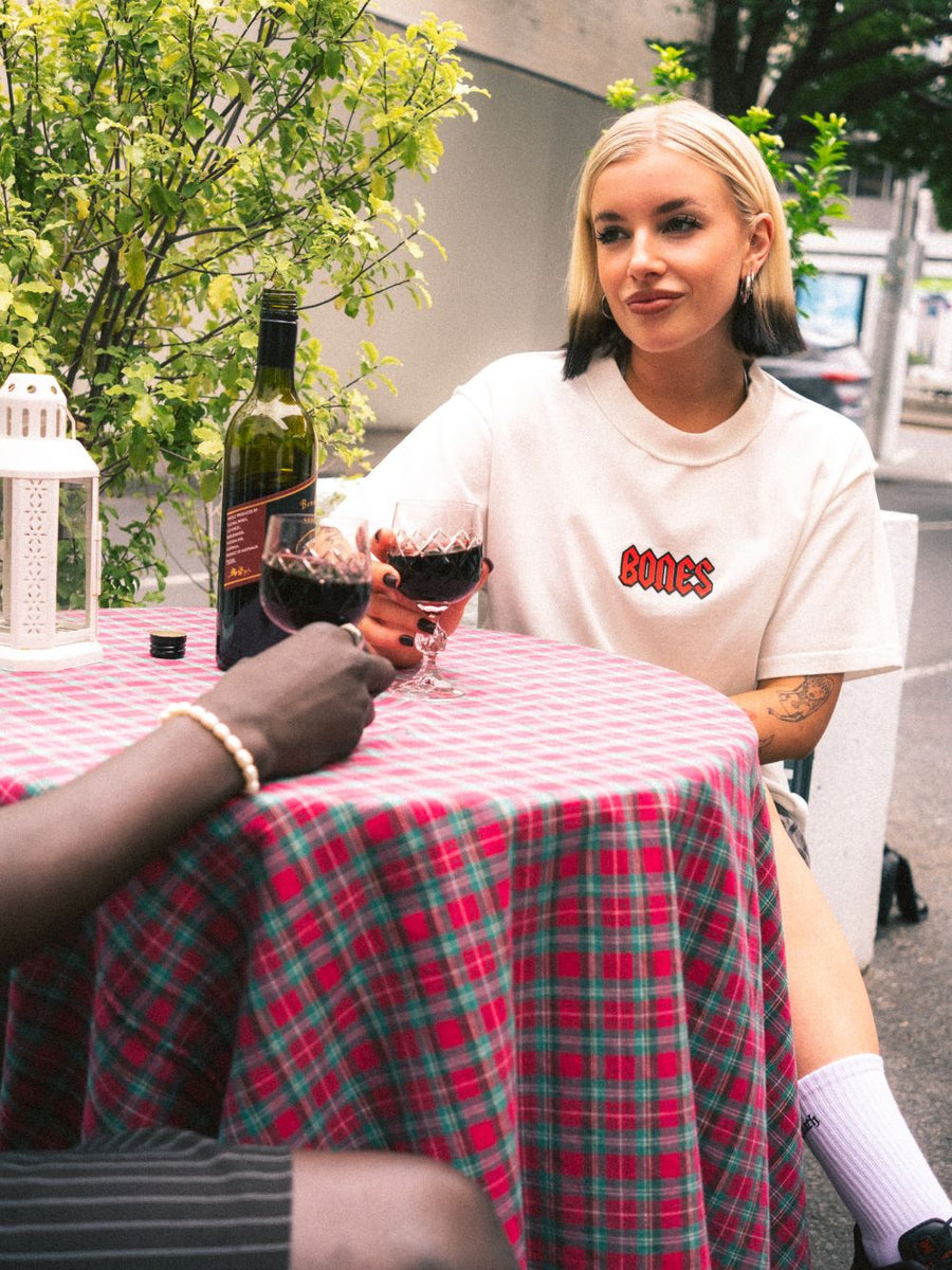 Billy Bones Club - Squealer Inverse Tee in Vintage White