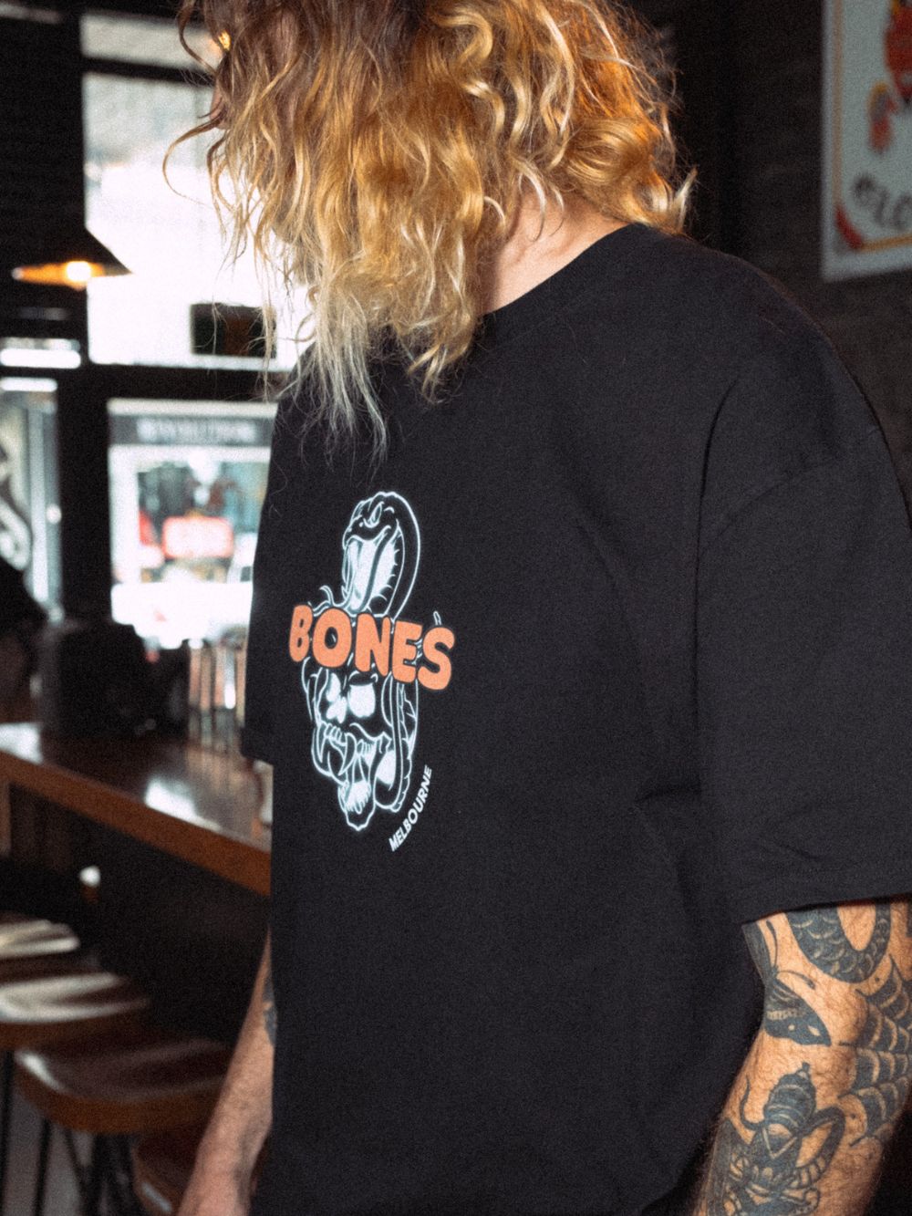 Billy Bones Club - Dive Bar Tee in Vintage Black