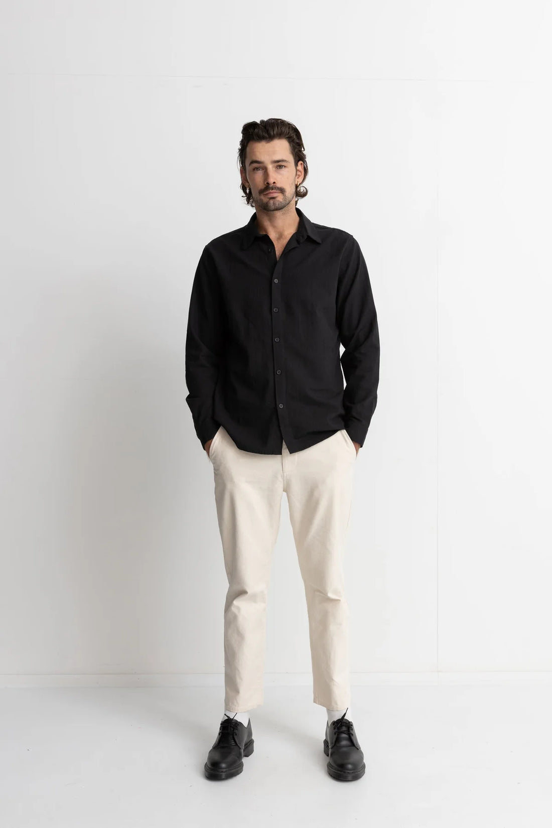 RHYTHM - Classic Linen LS Shirt in Vintage Black