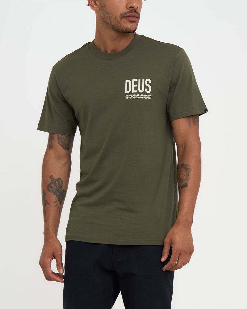 DEUS - Inline Tee in Clover