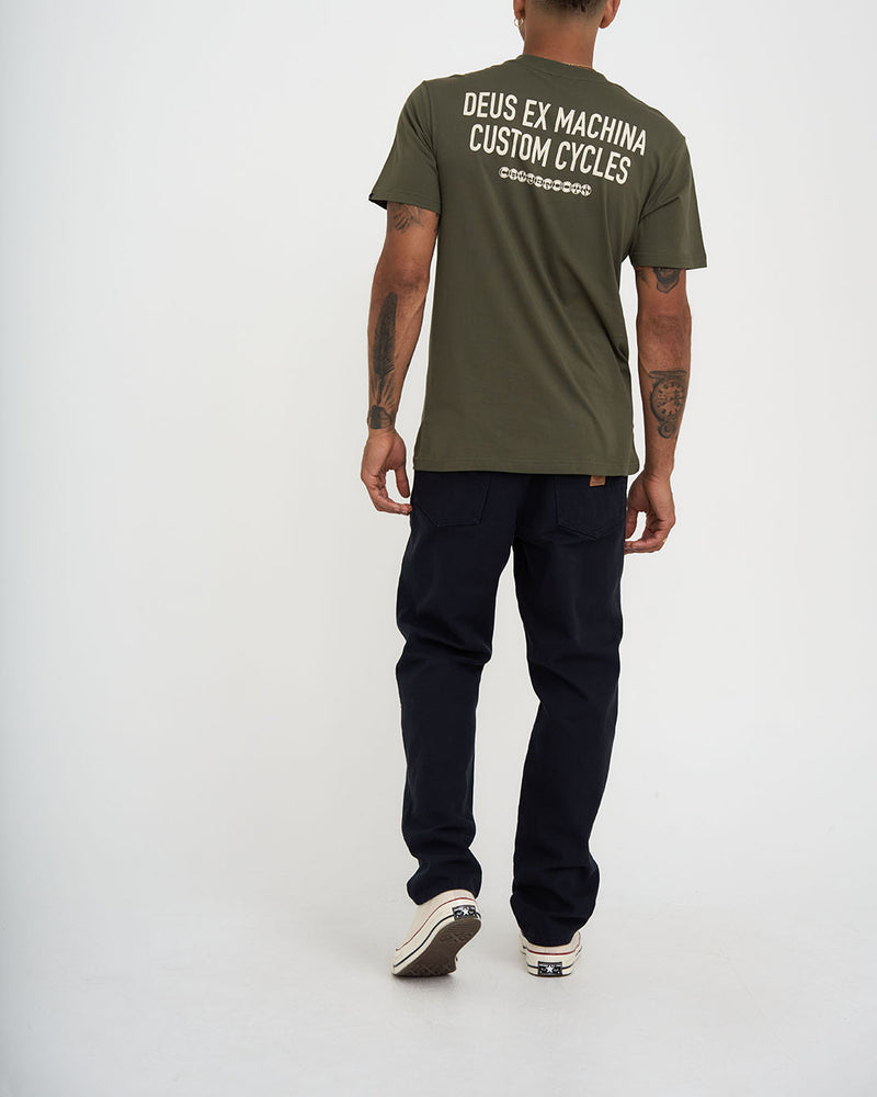 DEUS - Inline Tee in Clover