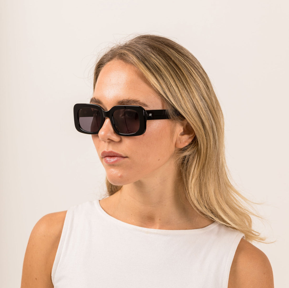 Sito - Indi in Black/Smoke Grey