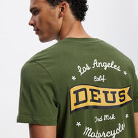 DEUS - Memento Tee in Cypress Green