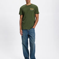 DEUS - Memento Tee in Cypress Green